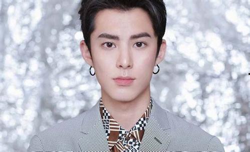 娱乐吃瓜爆料王鹤棣视频,娱乐吃瓜王再现神操作！